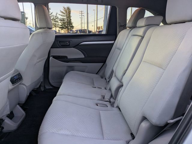 Used 2019 Toyota Highlander LE FWD image 14