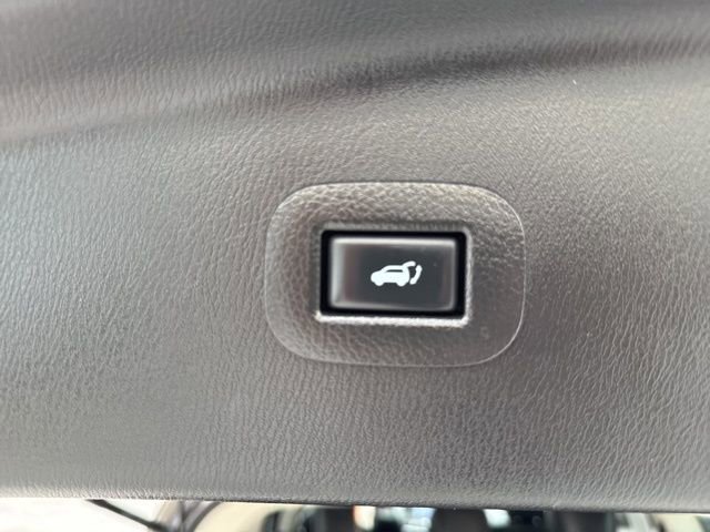 Used 2017 INFINITI QX80 4WD w/ Driver Assistance Package image 31