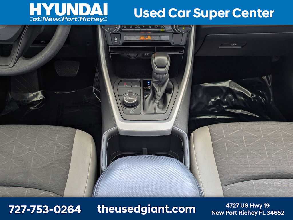 Used 2024 Toyota RAV4 XLE w/ Convenience Package image 24