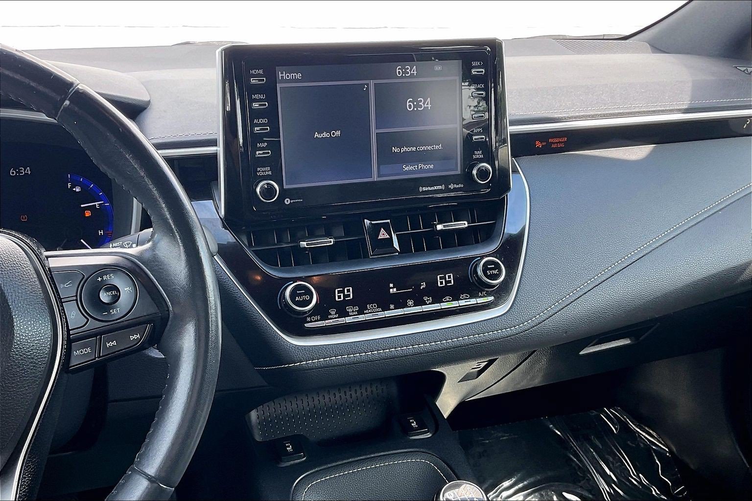 Used 2019 Toyota Corolla XSE FWD image 7