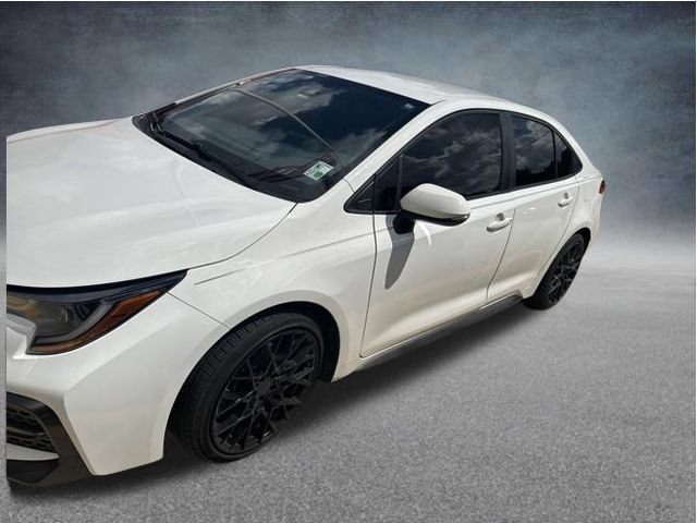 Used 2022 Toyota Corolla SE FWD image 2