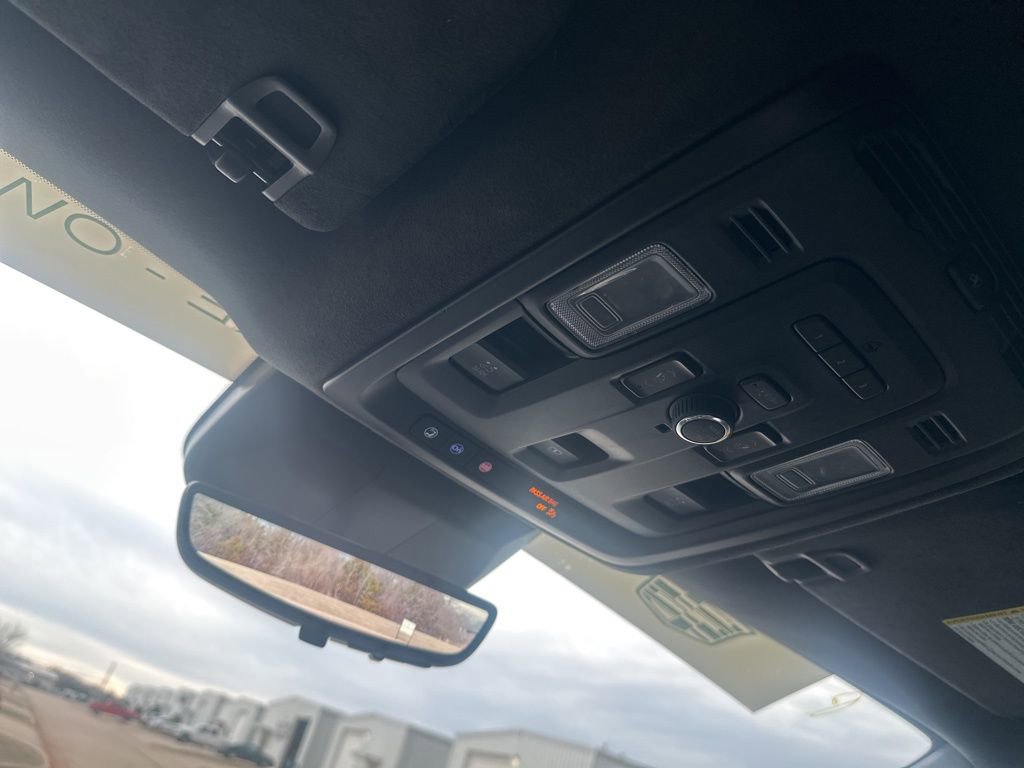 Used 2024 Cadillac Escalade Premium Luxury Platinum image 28