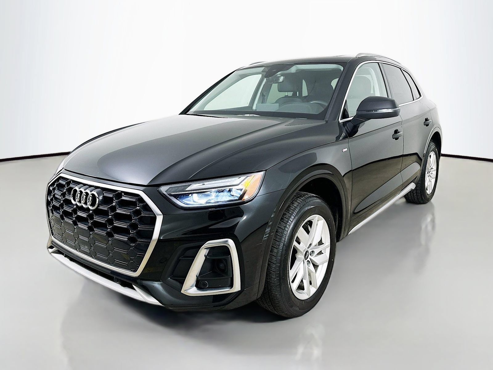 Used 2023 Audi Q5 2.0T Premium w/ Convenience Package AWD/4WD image 1