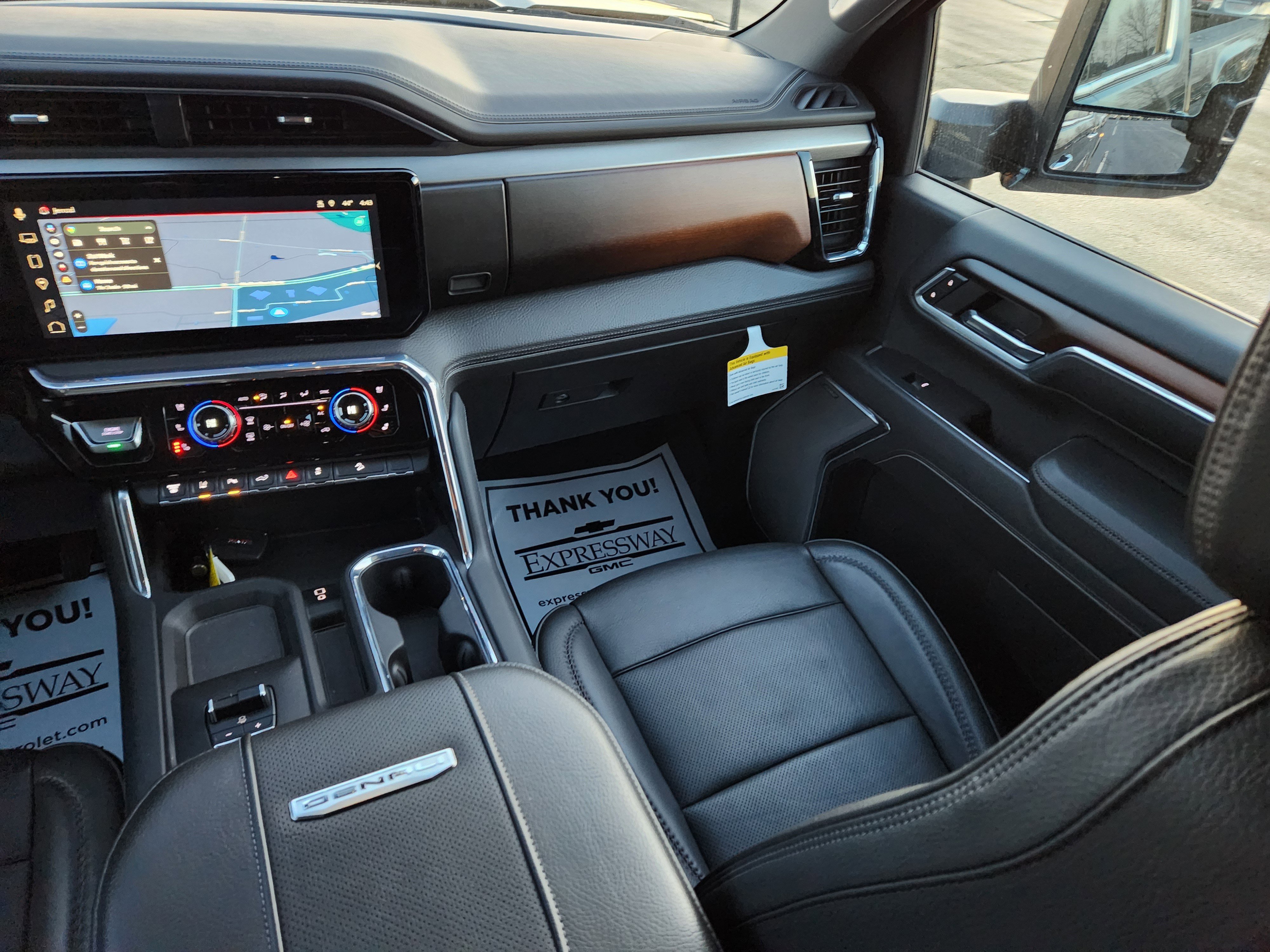 Used 2024 GMC Sierra 2500 Denali w/ Denali Reserve Package image 16