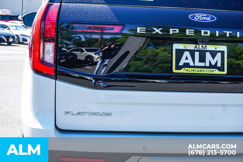 Used 2025 Ford Expedition Platinum AWD/4WD image 13