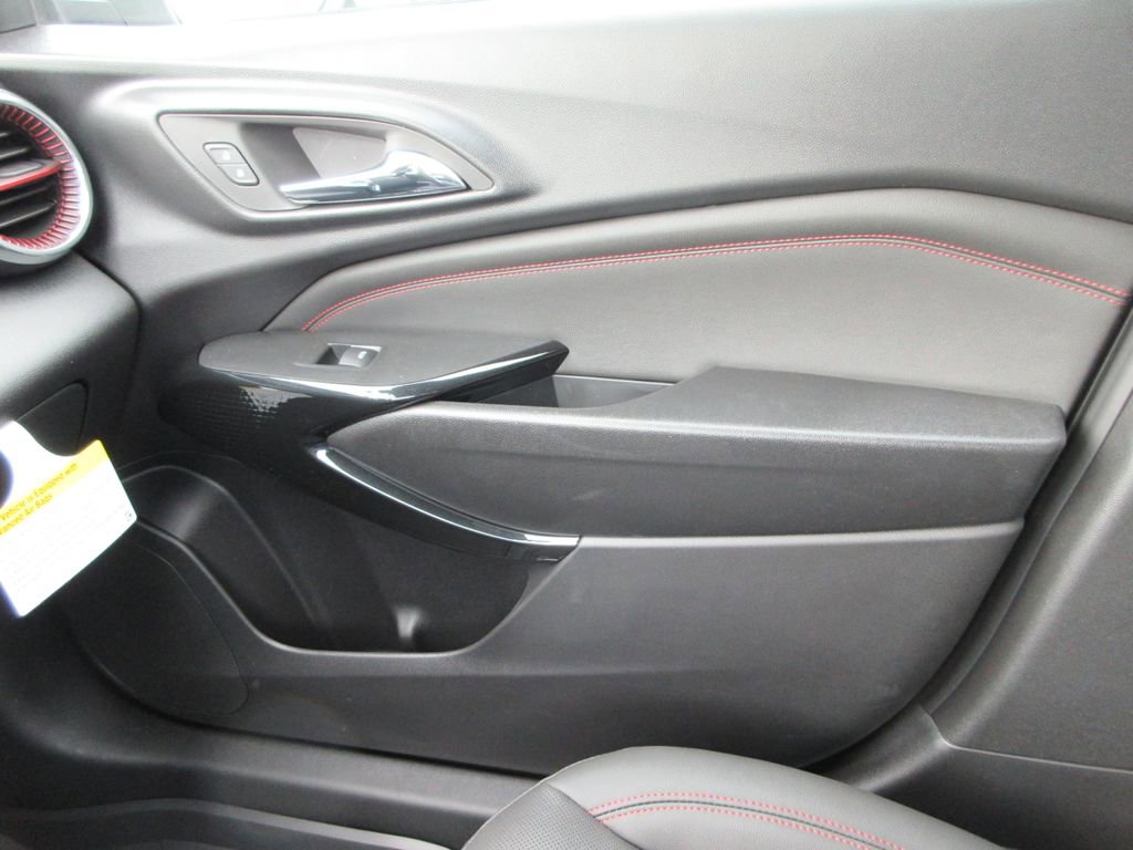 New 2026 Chevrolet Trax RS w/ Sunroof Package FWD image 34