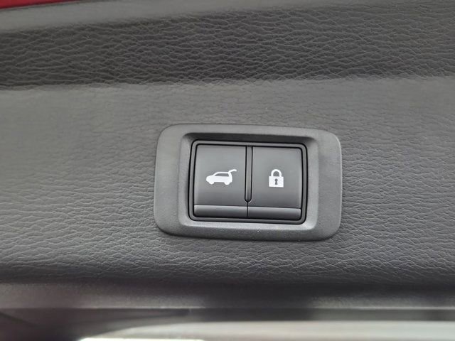 Used 2023 Mitsubishi Outlander 4WD Plug-In Hybrid image 10