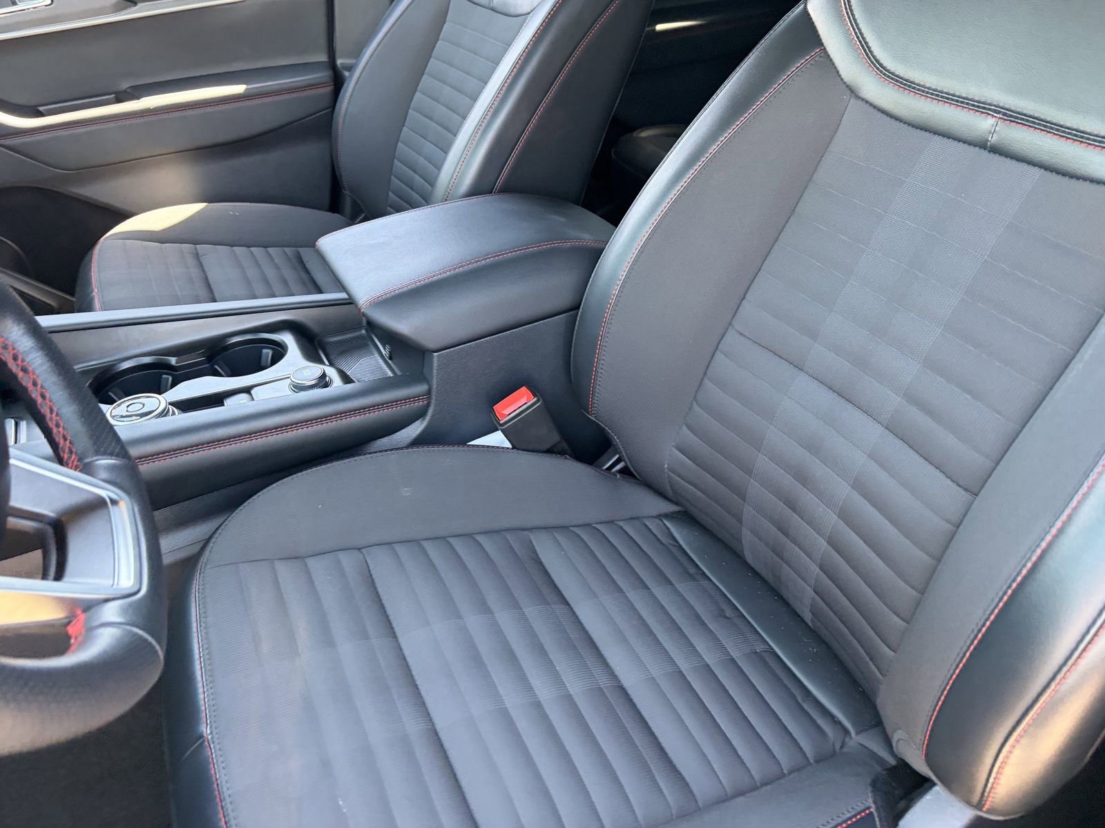 Certified 2025 Ford Explorer ST-Line w/ ST-Line Street Pack AWD/4WD image 18