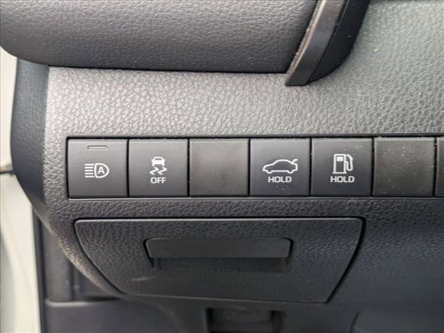 Used 2020 Toyota Camry LE FWD image 12