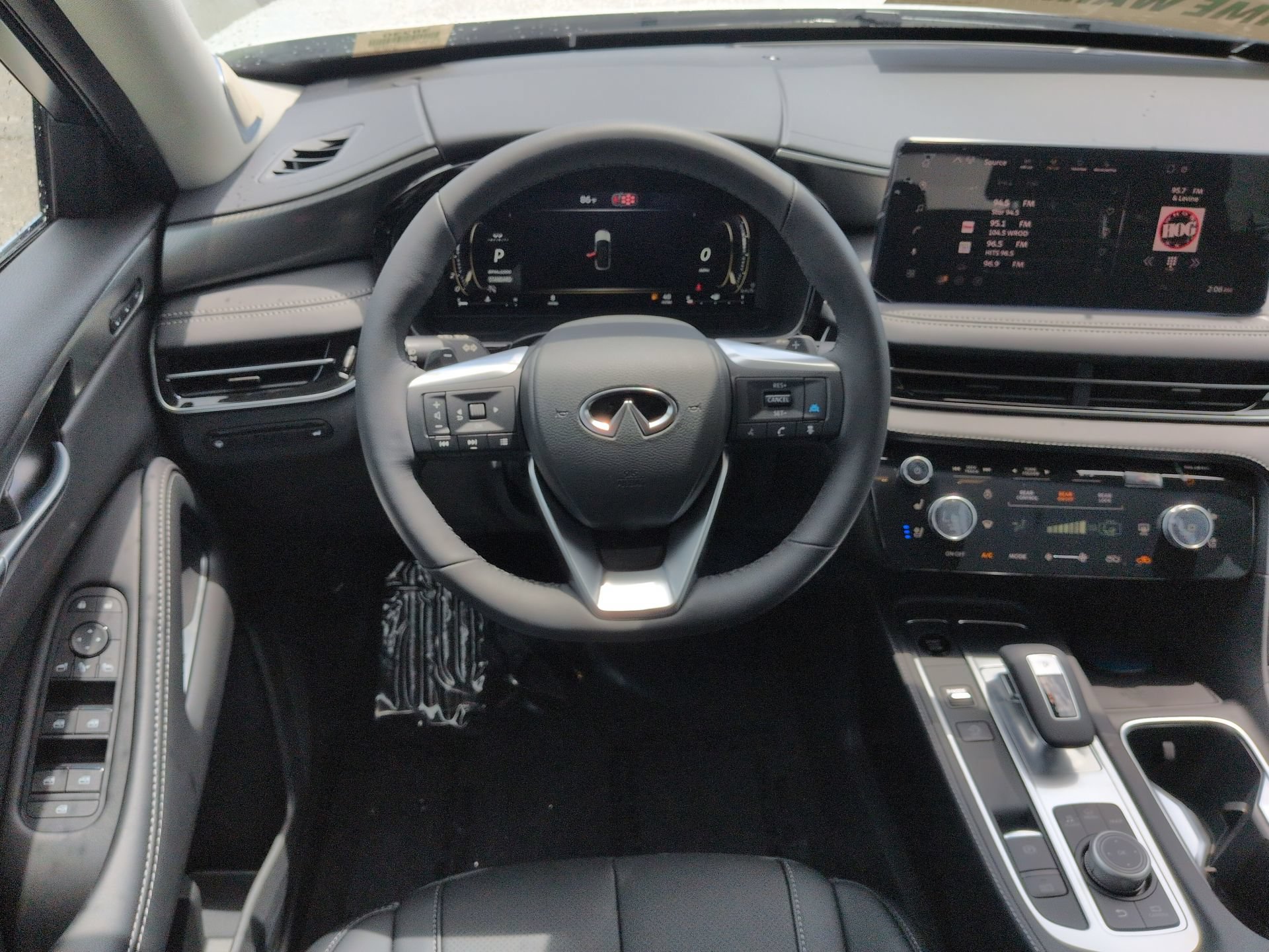 New 2027 INFINITI QX60 Luxe w/ Family Package FWD image 18