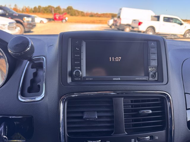 Used 2017 Dodge Grand Caravan SXT FWD image 30
