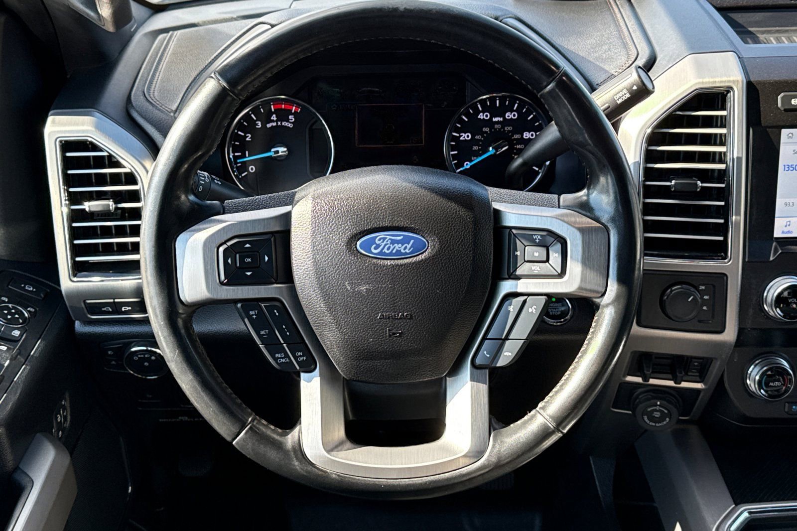 Certified 2021 Ford F450 Platinum w/ FX4 Off-Road Package image 15