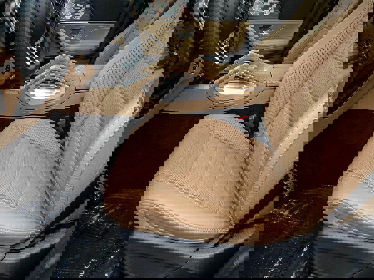 New 2026 Mercedes-Benz GLS 580 4MATIC image 9