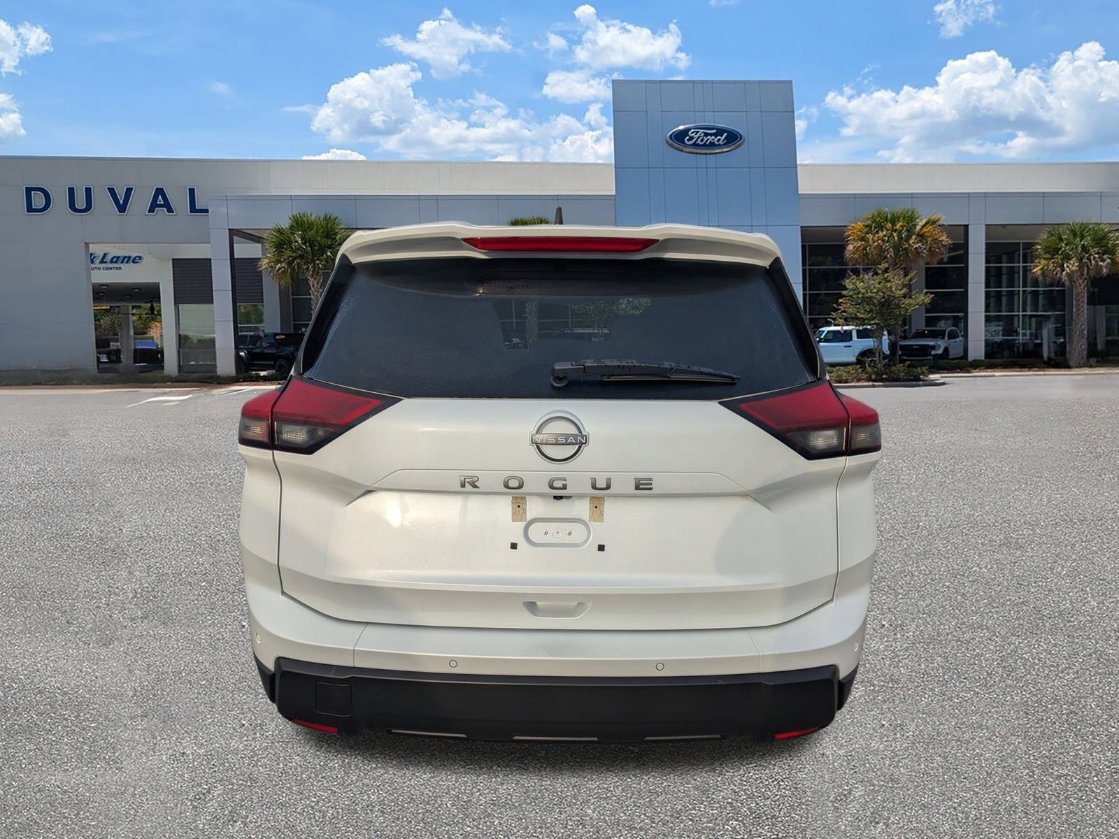 Used 2025 Nissan Rogue S image 5