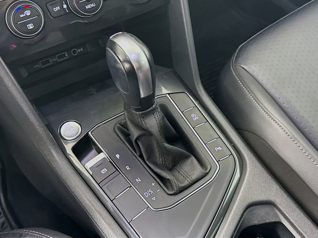 Used 2020 Volkswagen Tiguan SE R-Line image 12