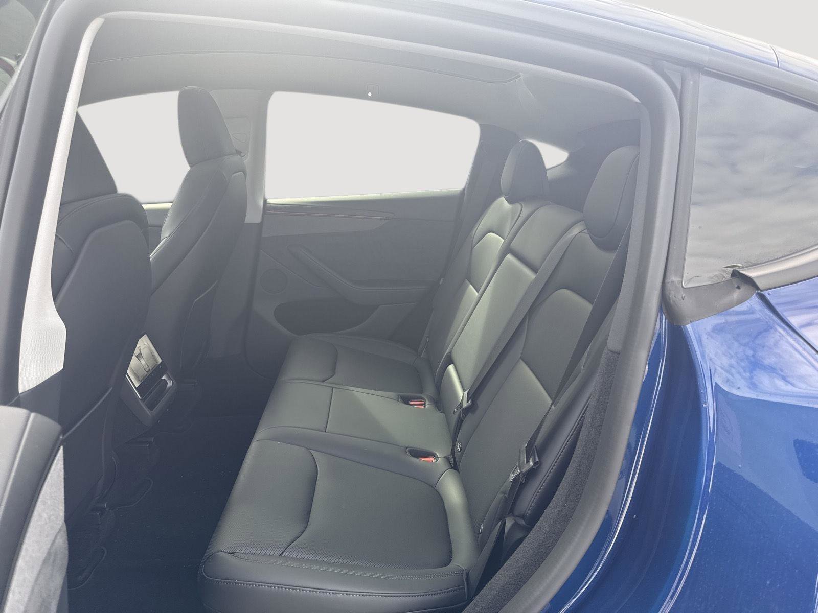 Used 2026 Tesla Model Y Long Range image 5