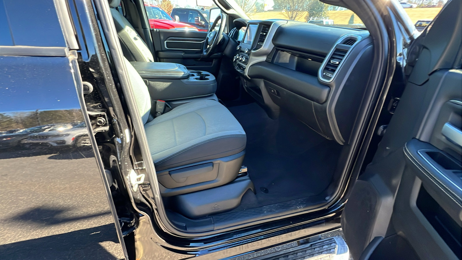 Used 2024 RAM 2500 Big Horn w/ Bed Utility Group image 20