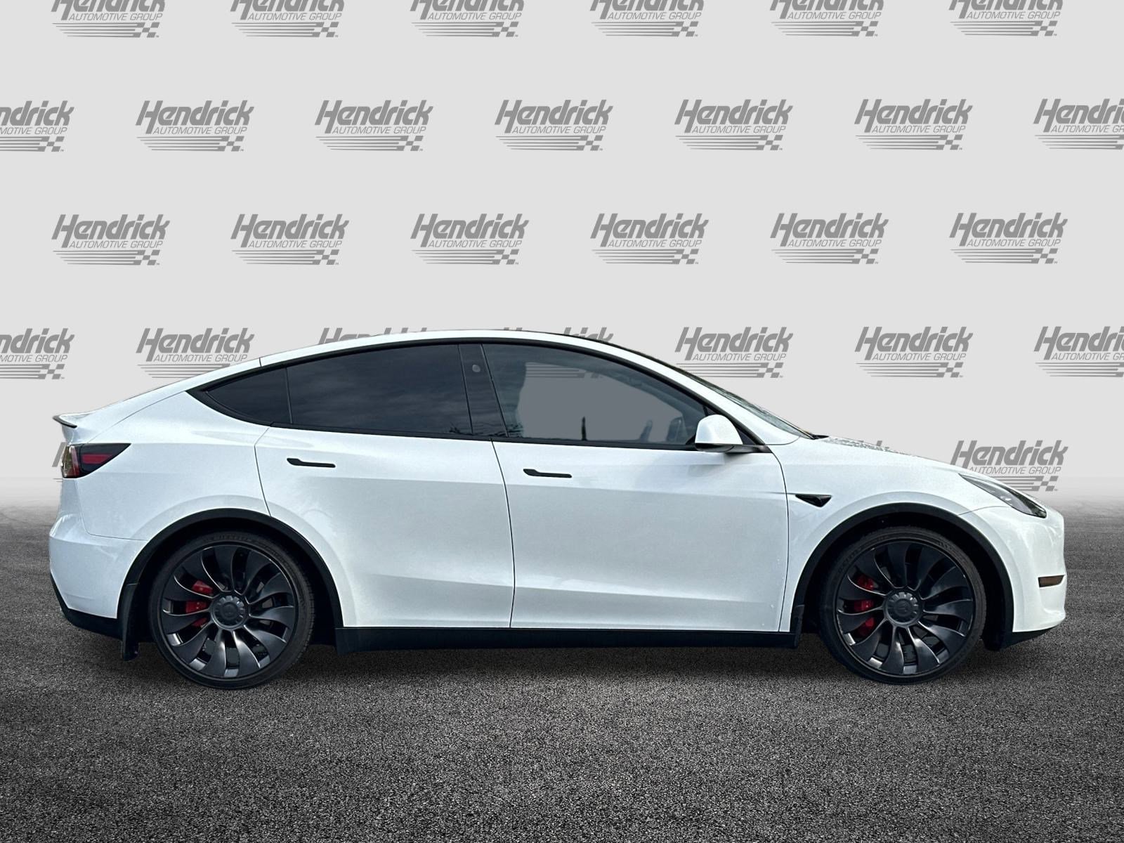 Used 2023 Tesla Model Y Performance image 3