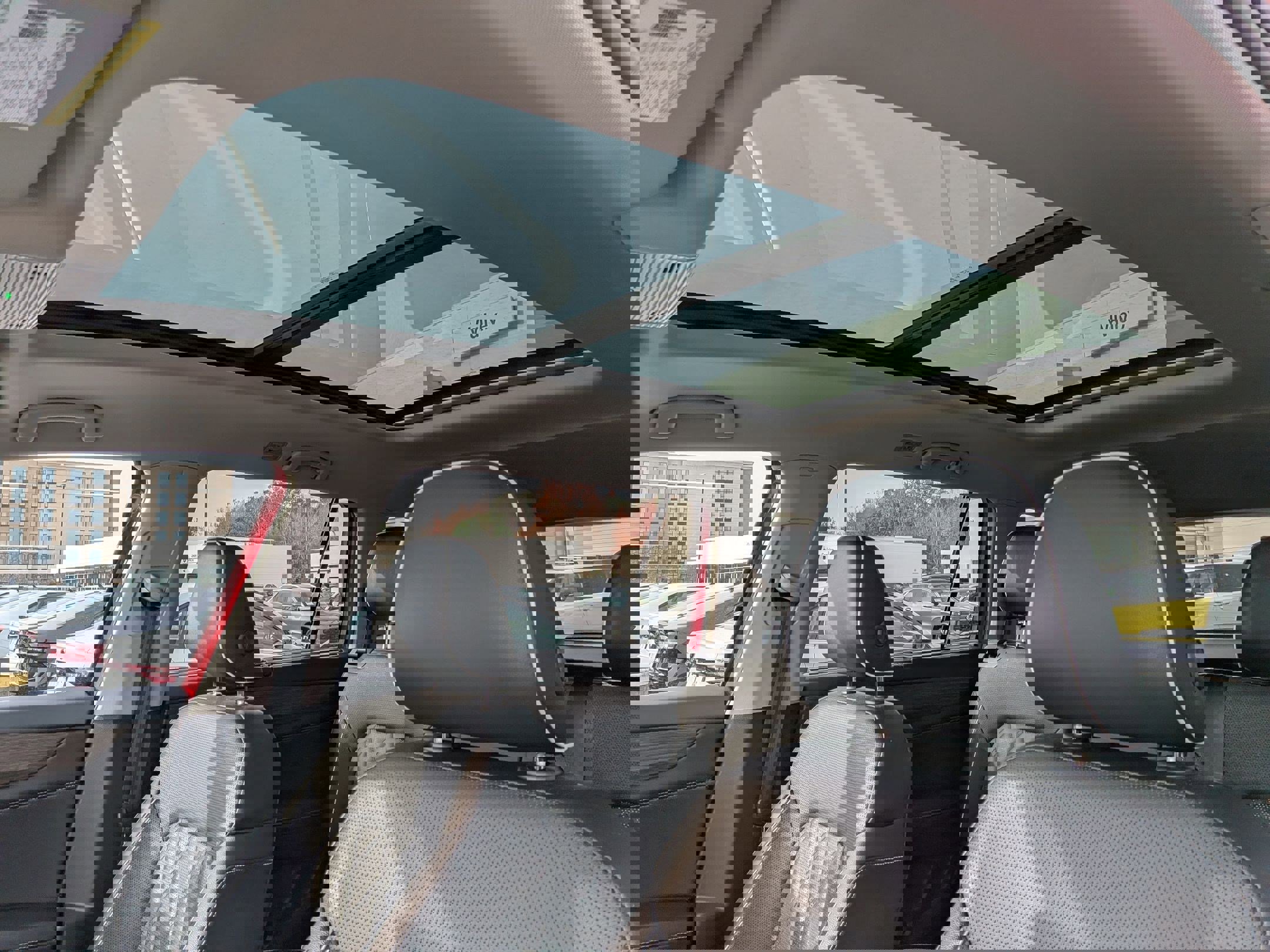 Used 2024 Volkswagen Atlas SEL Premium R-Line image 18