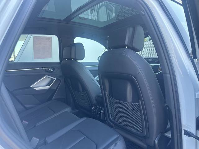 Used 2025 Audi Q3 2.0T Premium w/ Convenience Package AWD/4WD image 22
