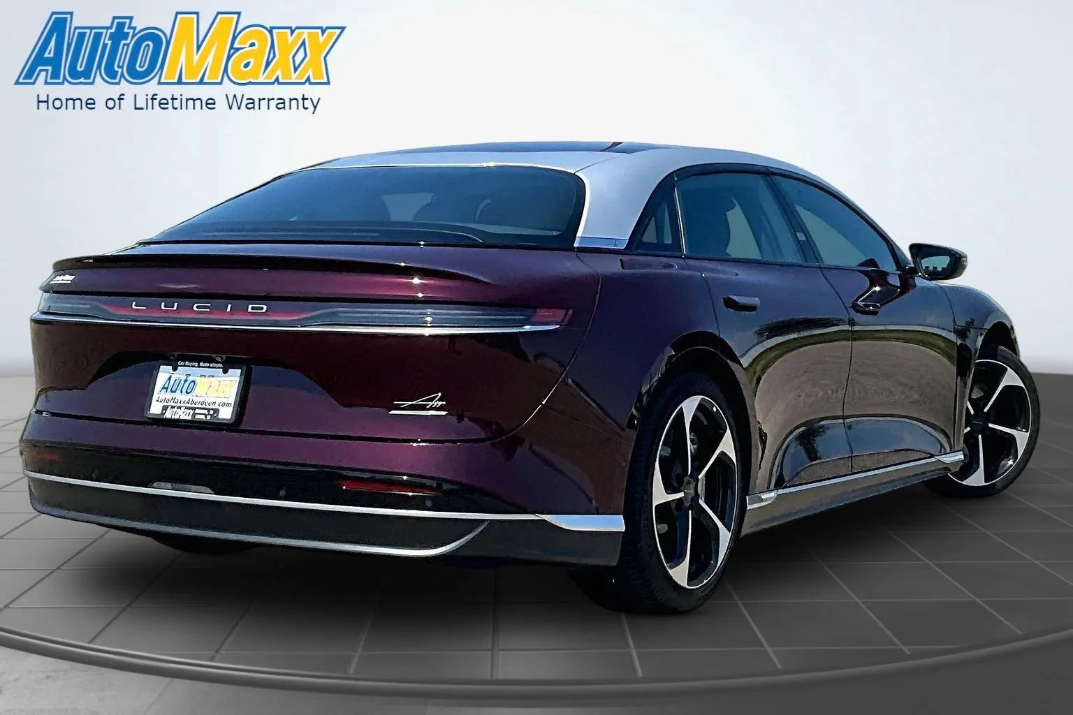 Used 2023 Lucid Air Touring AWD/4WD image 9