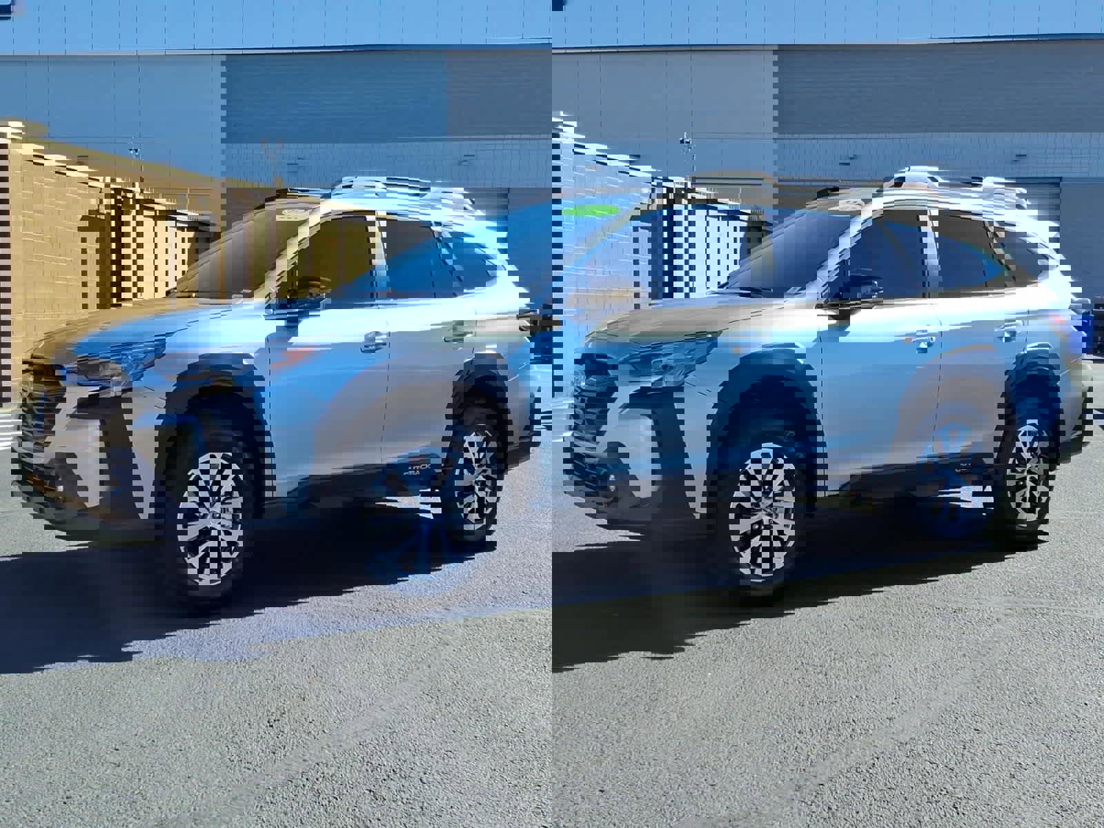 Certified 2025 Subaru Outback Premium w/ Popular Package #1A image 2