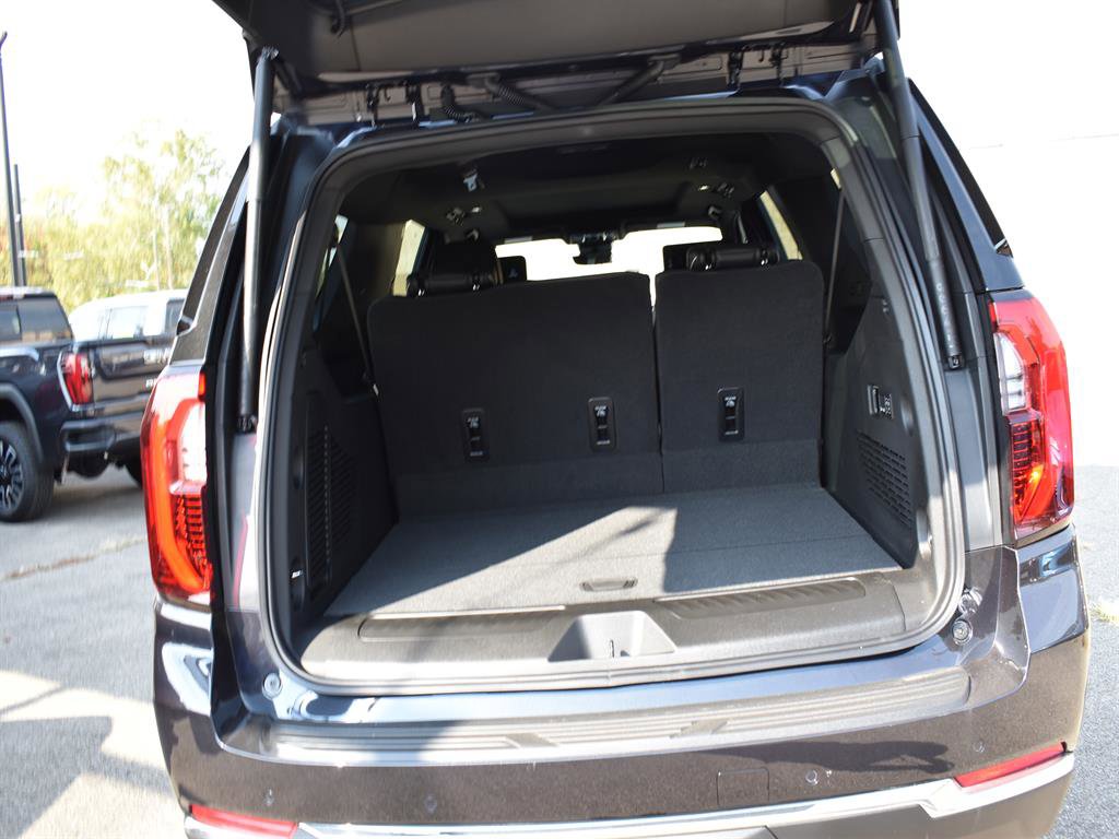 New 2026 GMC Yukon XL Elevation w/ Elevation Premium Package image 12