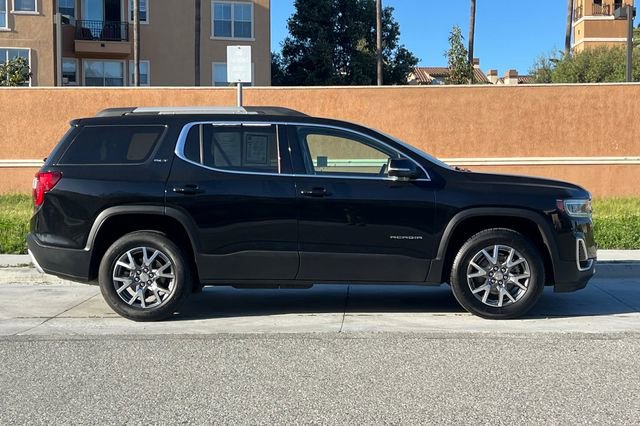 Used 2023 GMC Acadia SLT image 3