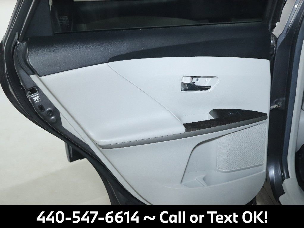 Used 2014 Toyota Venza LE image 25