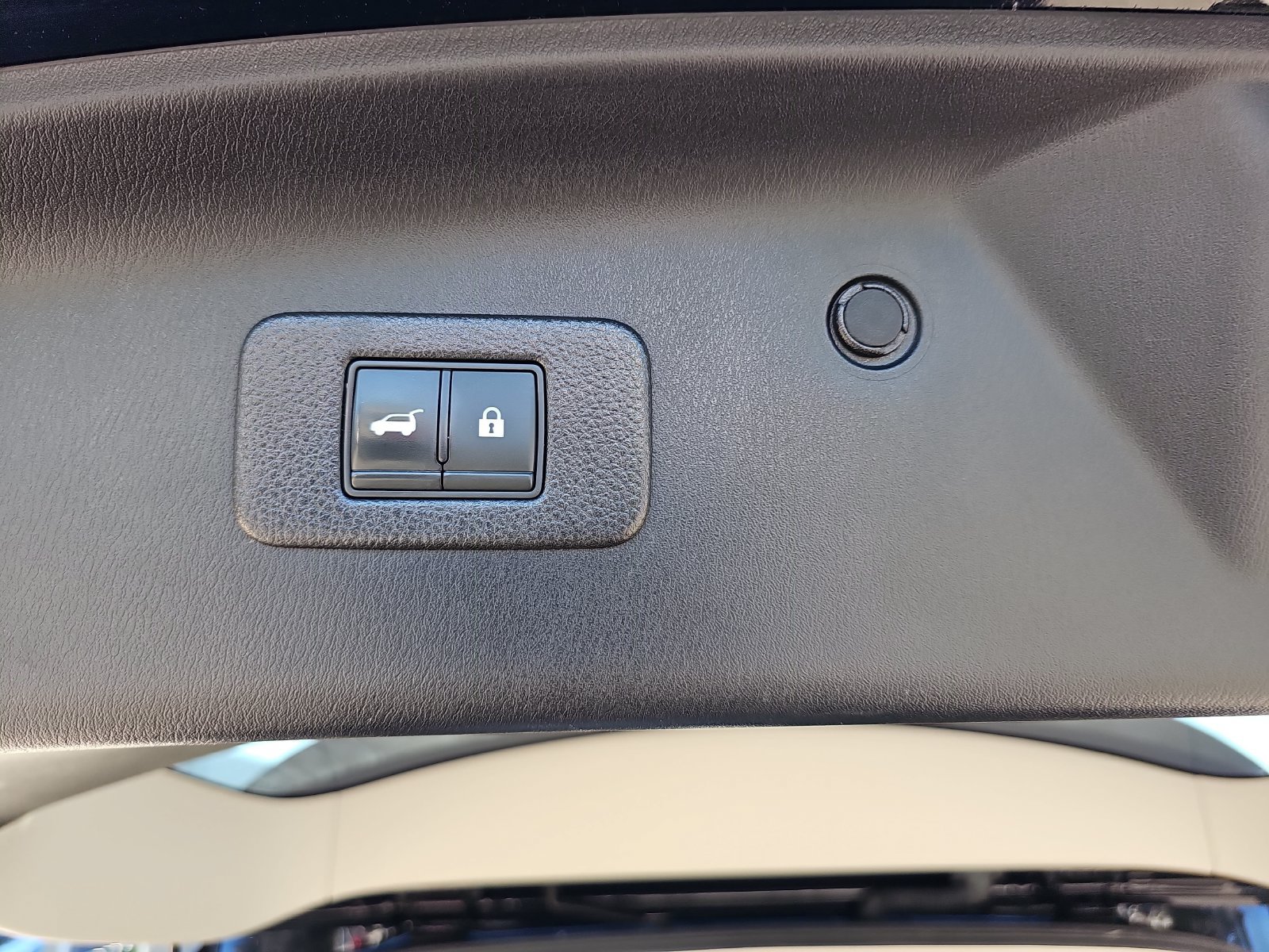 Used 2021 Nissan Armada SL w/ Captain's Chairs Package AWD/4WD image 34