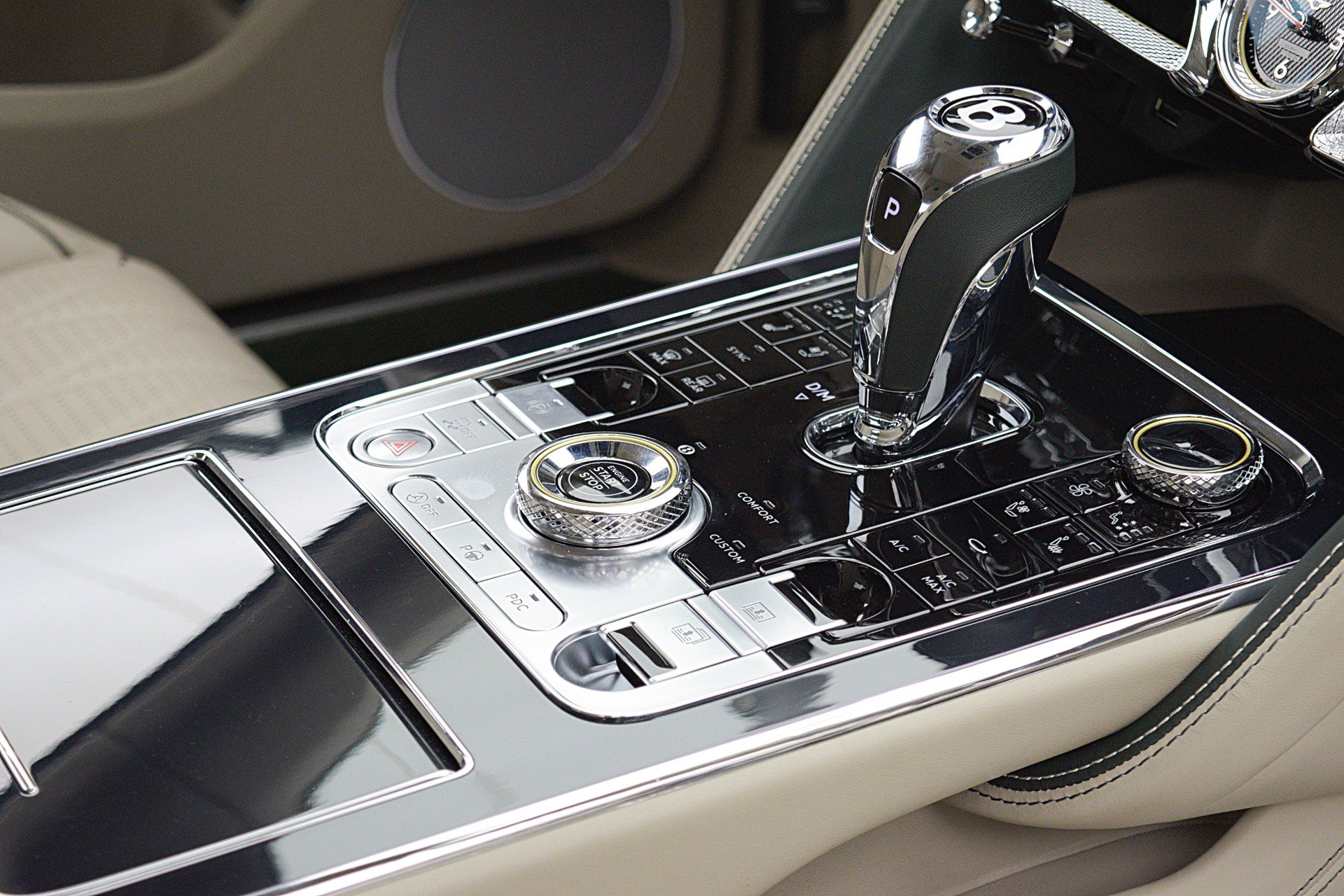 Certified 2022 Bentley Flying Spur V8 AWD/4WD image 31