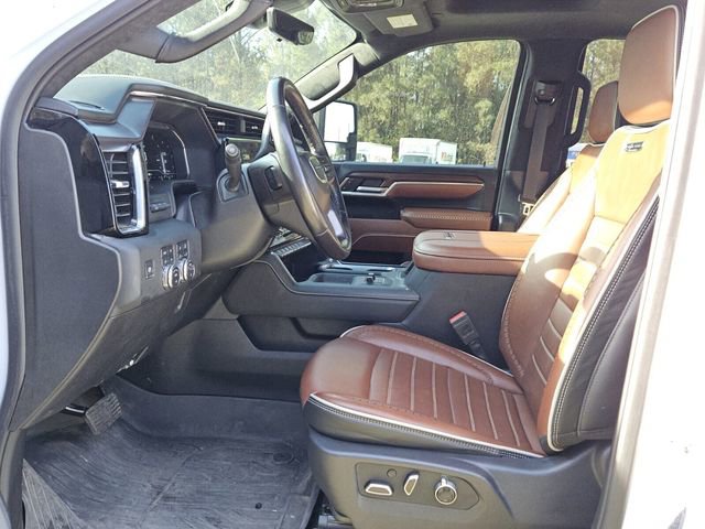 Used 2025 GMC Sierra 2500 Denali Ultimate image 3