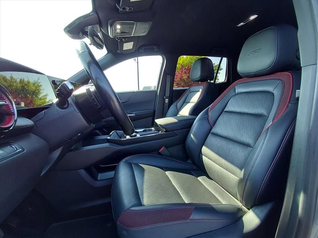 Used 2025 Chevrolet Equinox RS w/ Safety and Technology Package FWD image 16