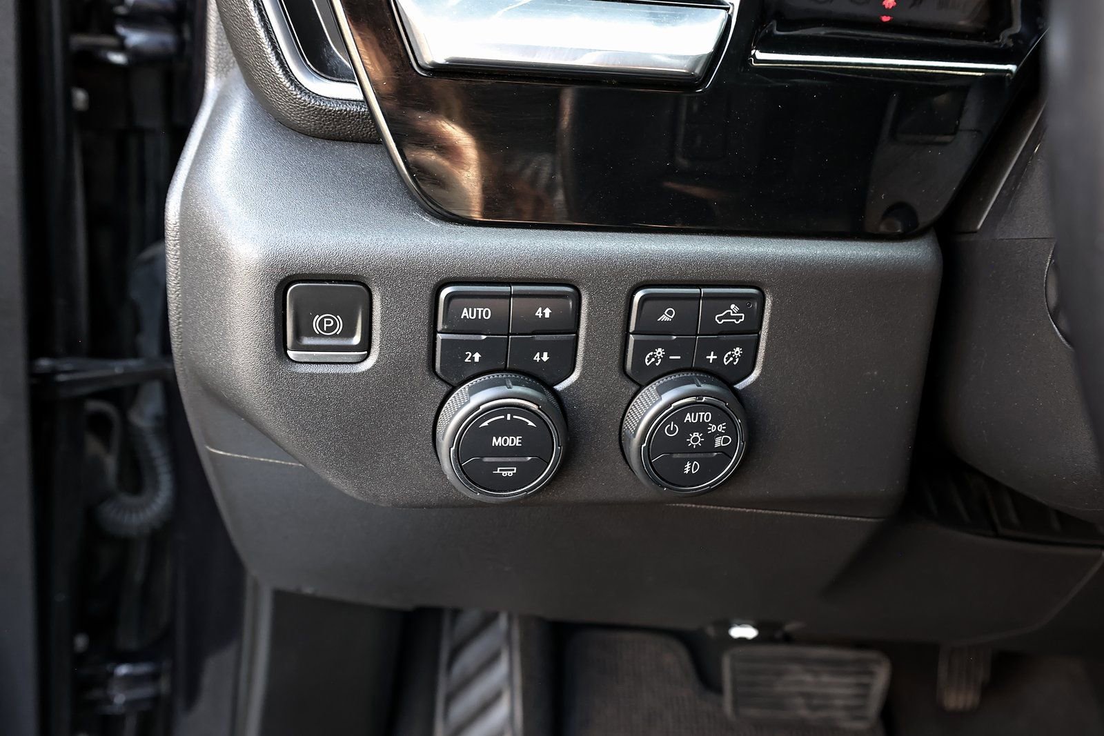 Used 2023 Chevrolet Silverado 1500 High Country image 18