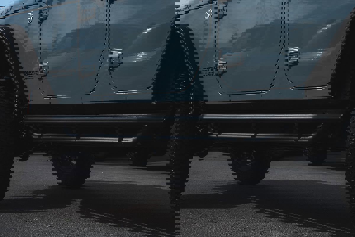 Used 2015 Jeep Wrangler Unlimited Rubicon w/ Connectivity Group image 4