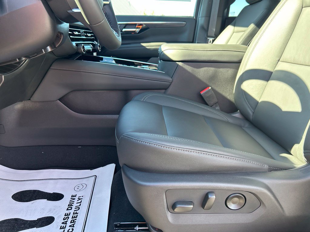 New 2026 Chevrolet Tahoe Z71 w/ Sun And Tow Package AWD/4WD image 12