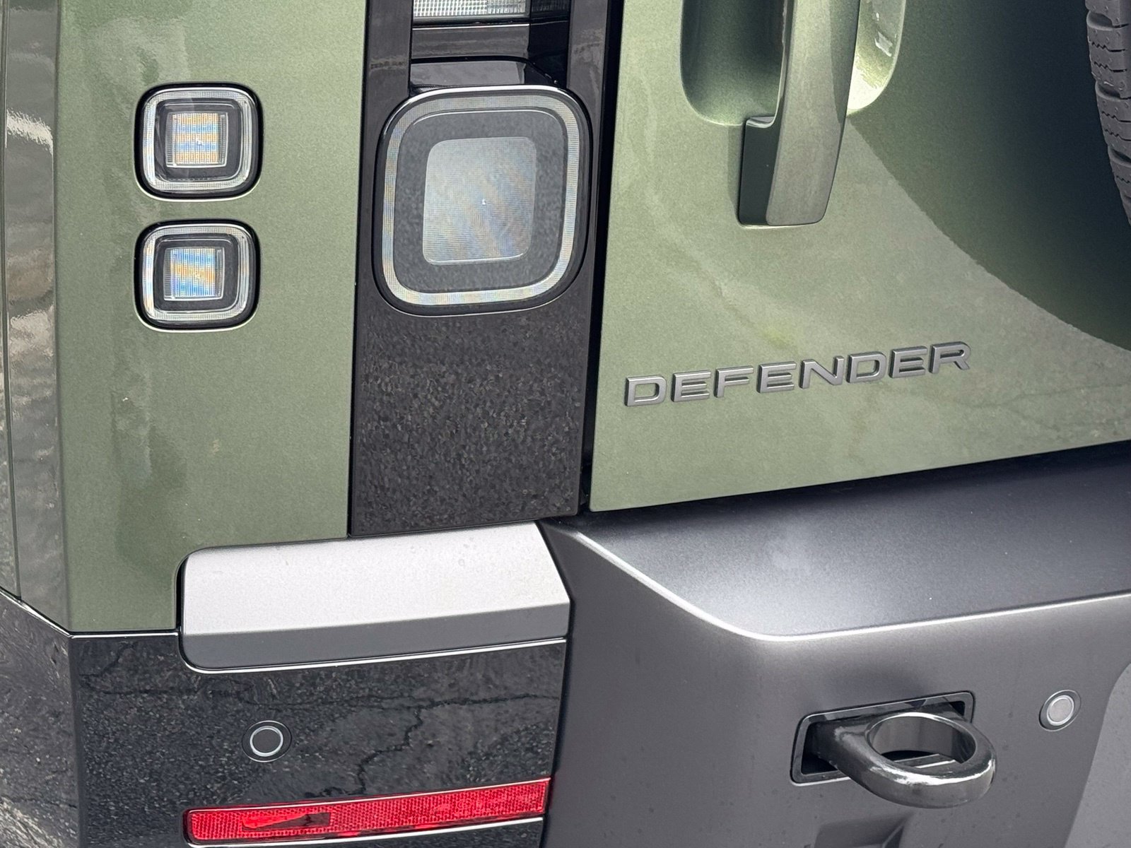 New 2026 Land Rover Defender 130 X-Dynamic SE AWD/4WD image 57
