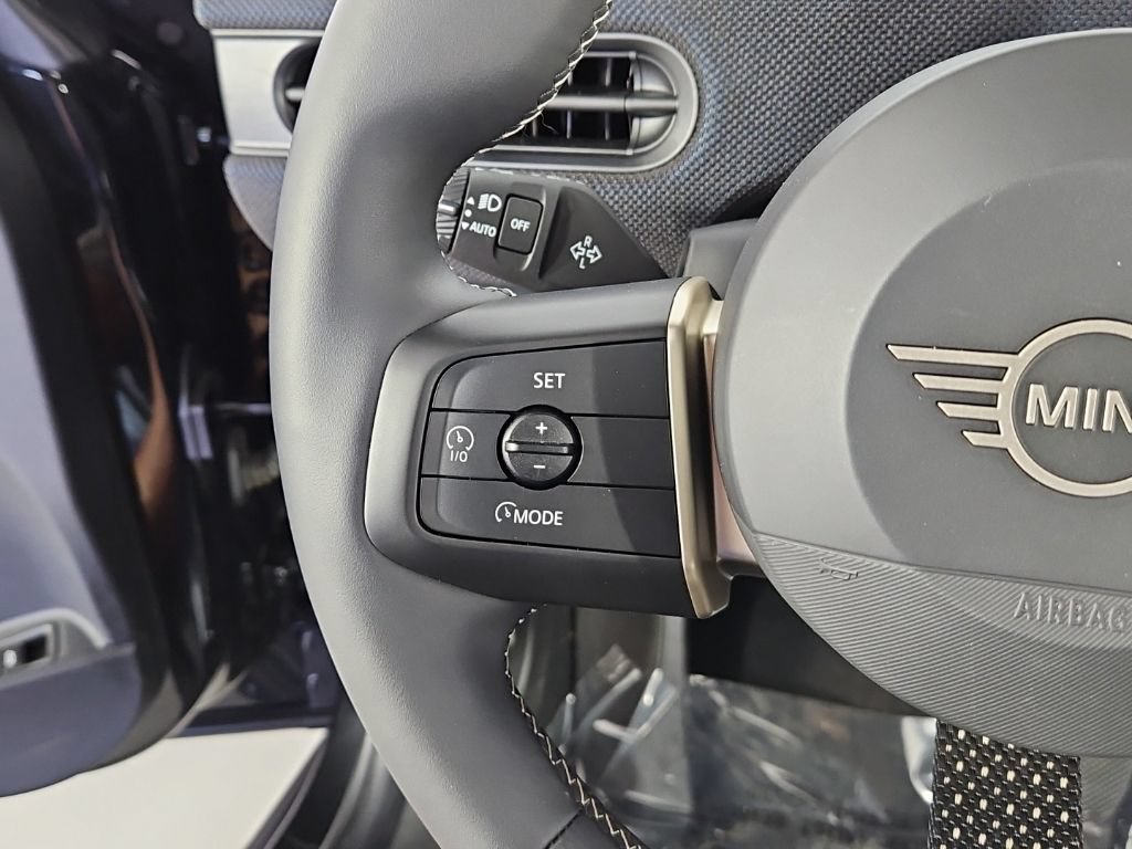Used 2026 MINI Cooper 2-Door Hardtop FWD image 29