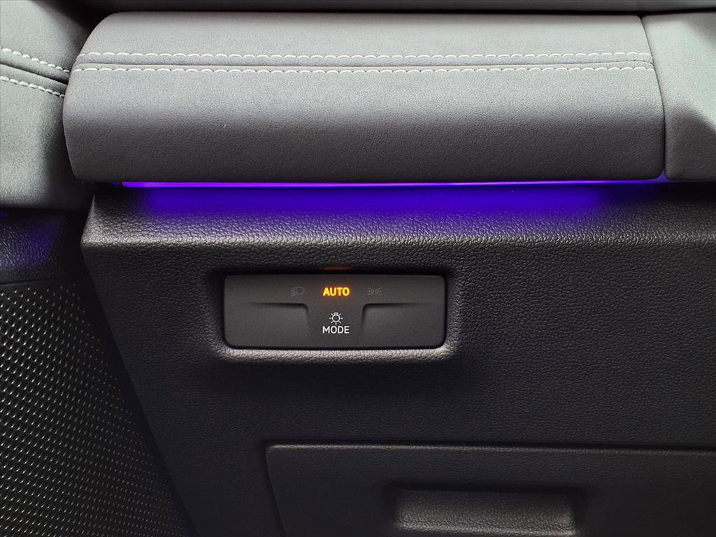 New 2026 Volkswagen Tiguan SE image 23