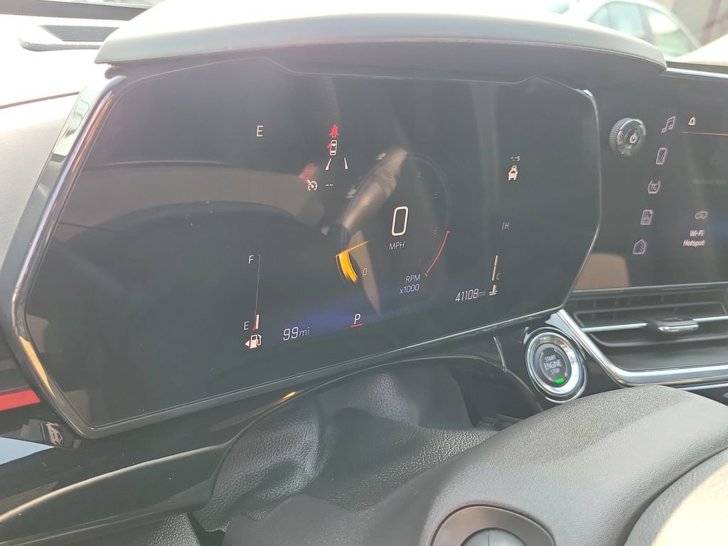 Used 2025 Chevrolet Trax RS w/ Sunroof Package FWD image 30