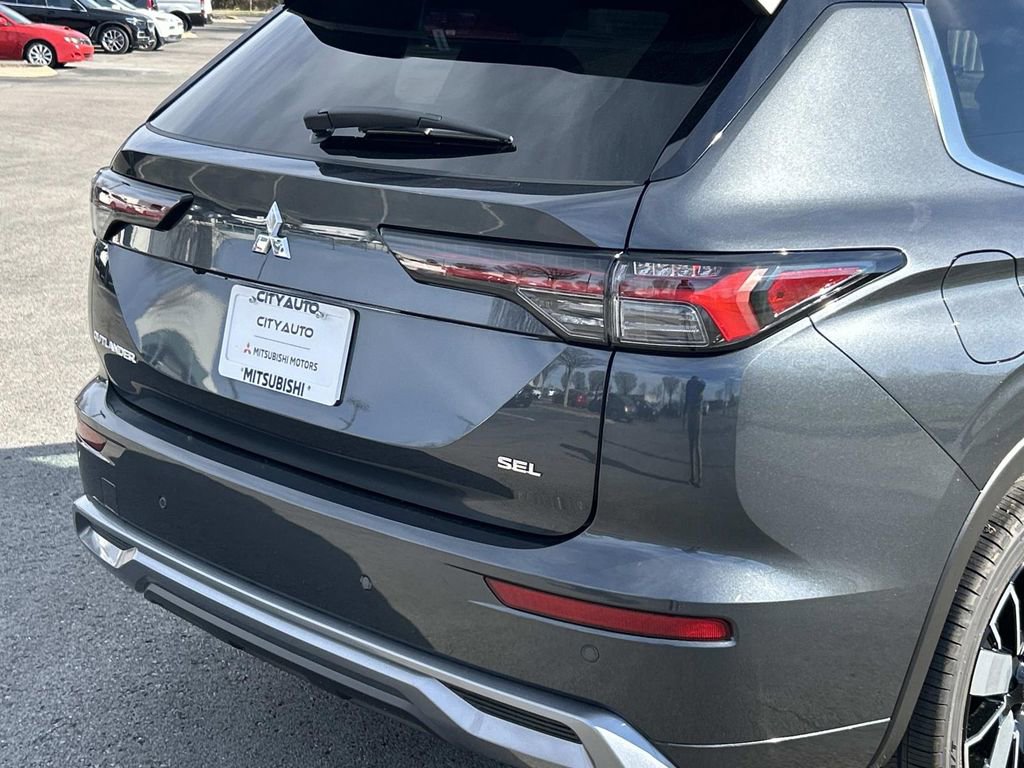 New 2026 Mitsubishi Outlander SEL image 10