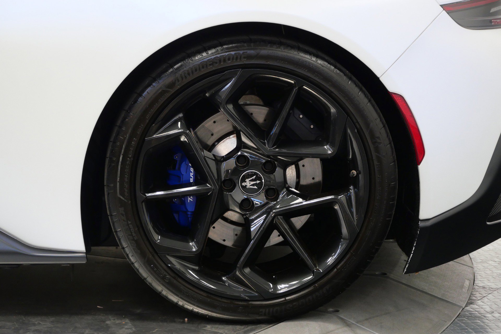 Used 2023 Maserati MC20 Coupe image 11