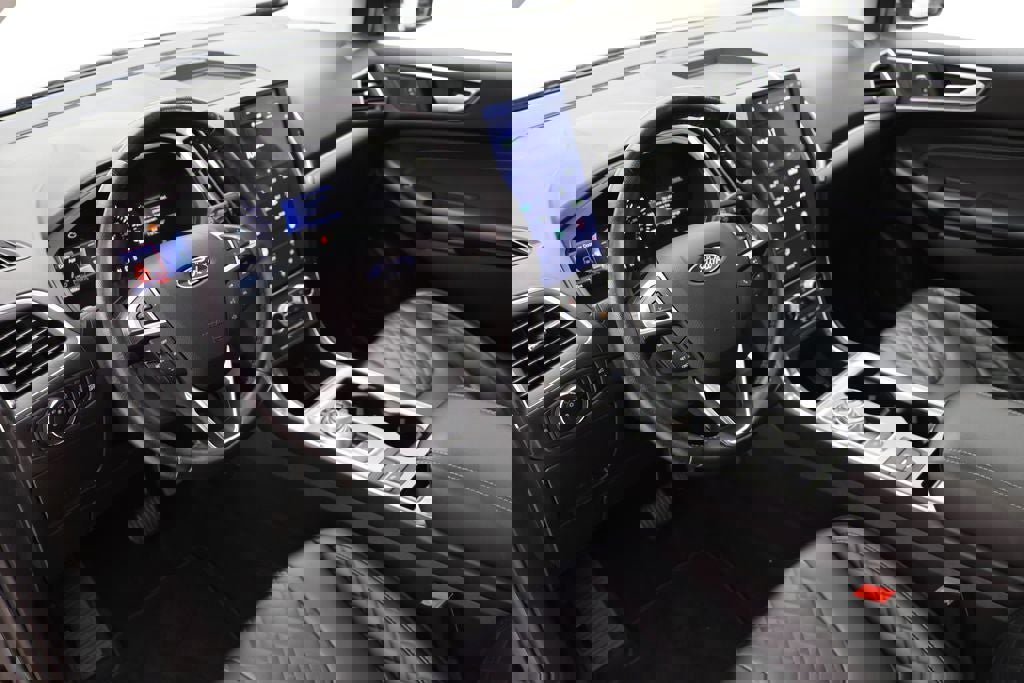 Used 2023 Ford Edge Titanium AWD/4WD image 13