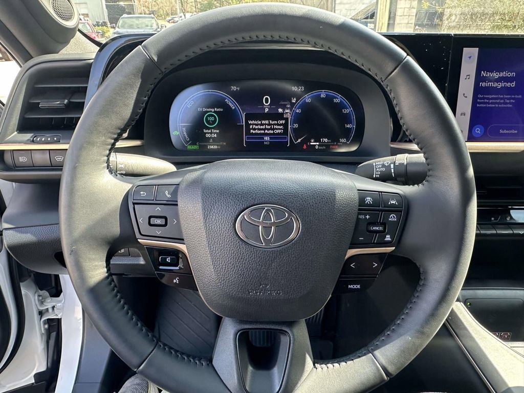 Used 2023 Toyota Crown Limited image 36