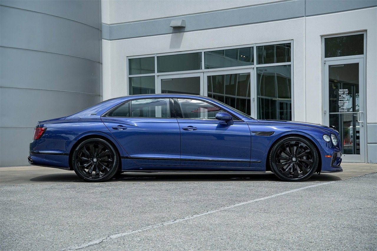 New 2025 Bentley Flying Spur Plug-In Hybrid image 8