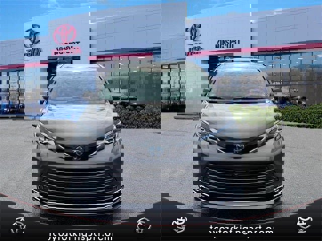 Certified 2023 Toyota Sienna Platinum image 8