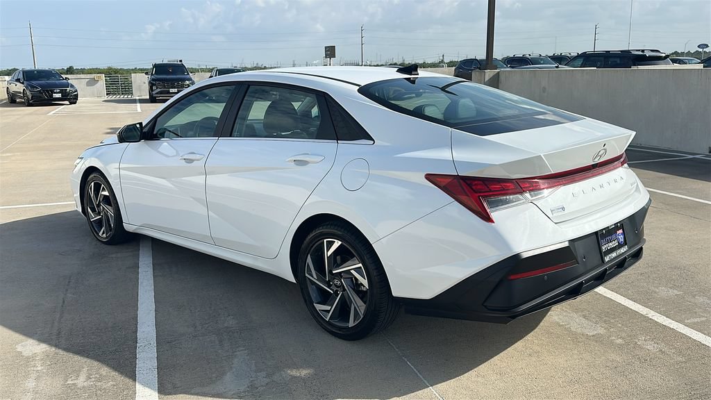Used 2024 Hyundai Elantra Limited FWD image 12