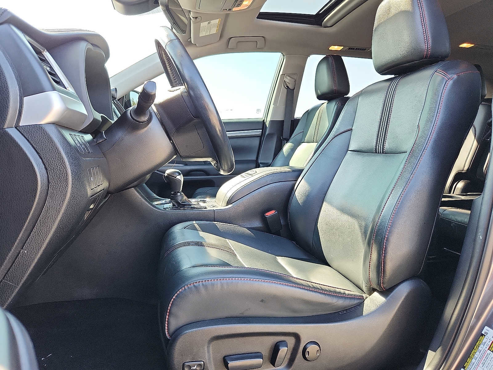 Used 2019 Toyota Highlander SE image 13