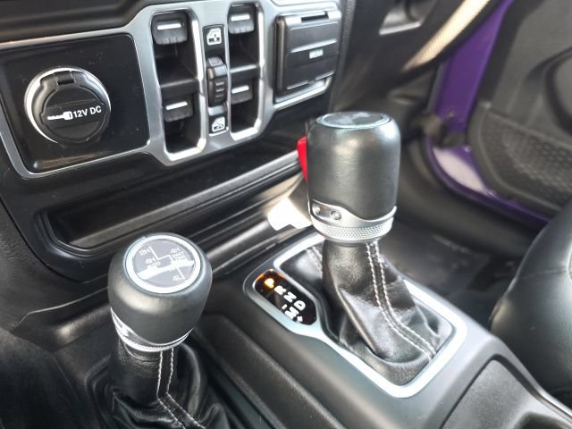 Used 2023 Jeep Wrangler Unlimited Sahara w/ Cold Weather Group AWD/4WD image 30
