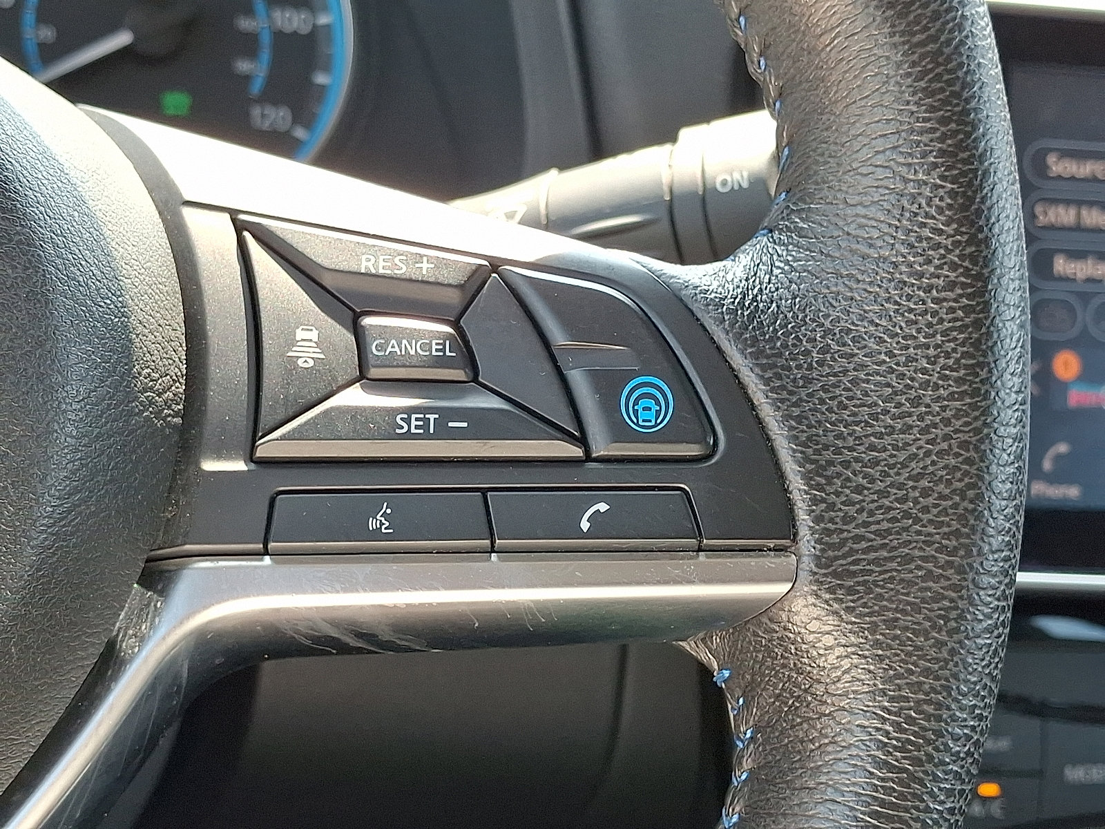 Certified 2022 Nissan Leaf SL Plus image 24